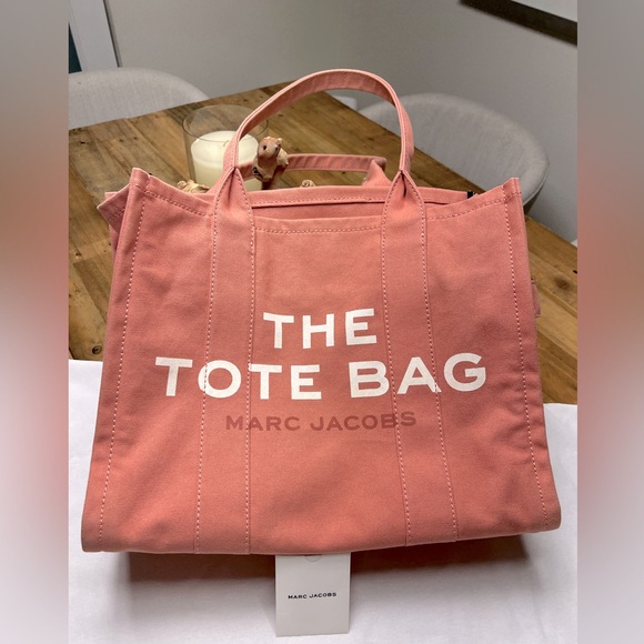 Marc Jacobs Handbags - Marc Jacobs tote